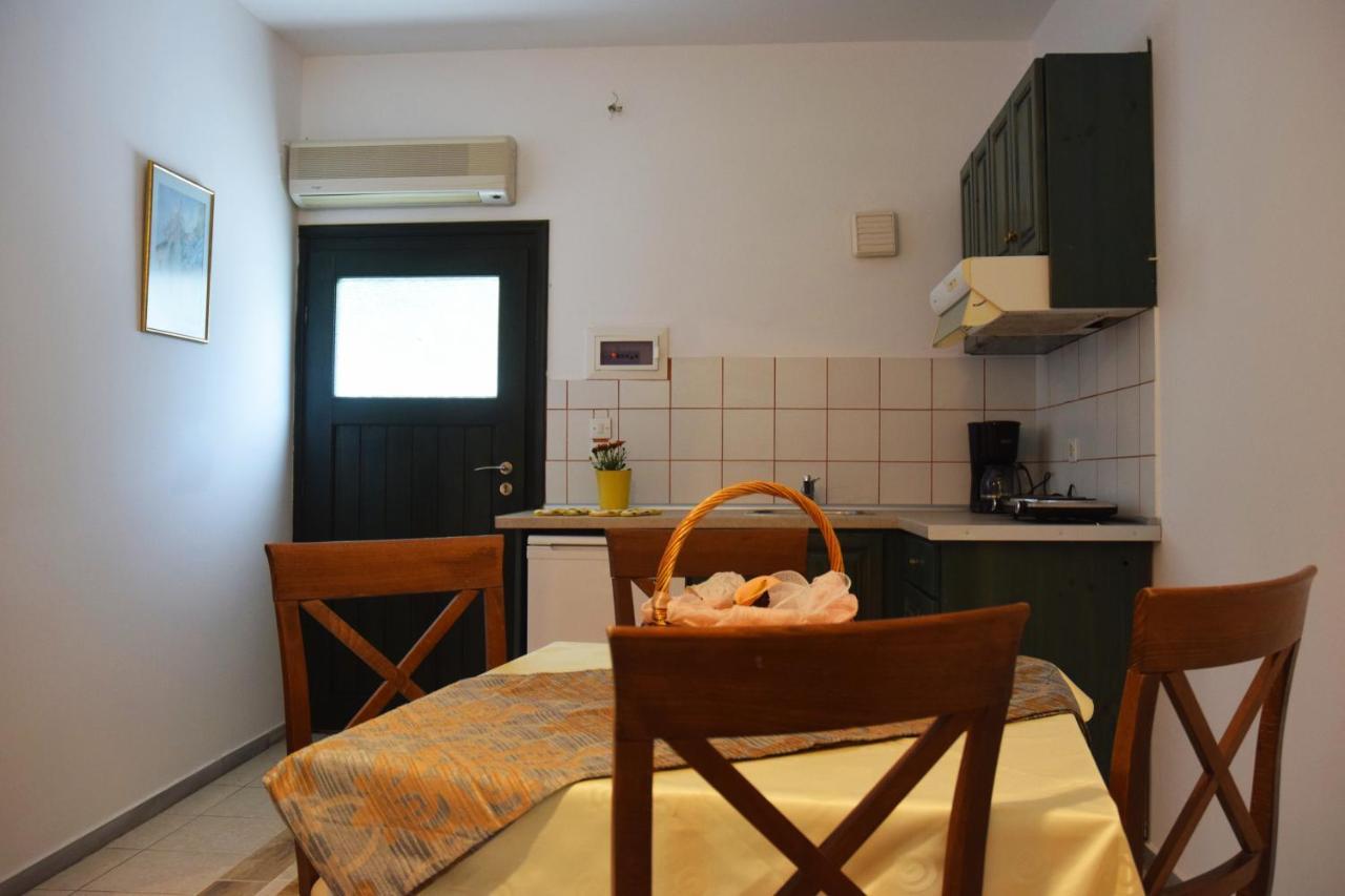 Villa Eirini By Hoteliusリアパデス エクステリア 写真